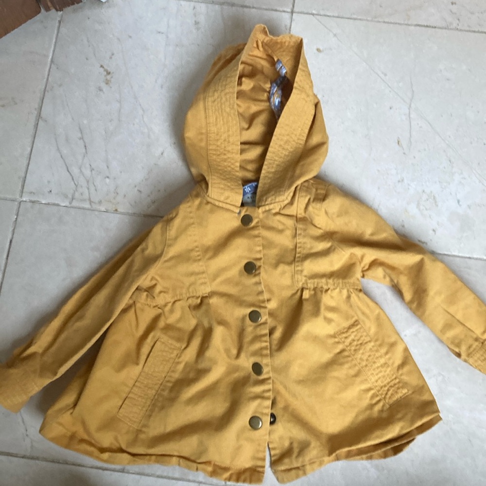 Yellow jacket for toddler Girls. Size 18 months.
